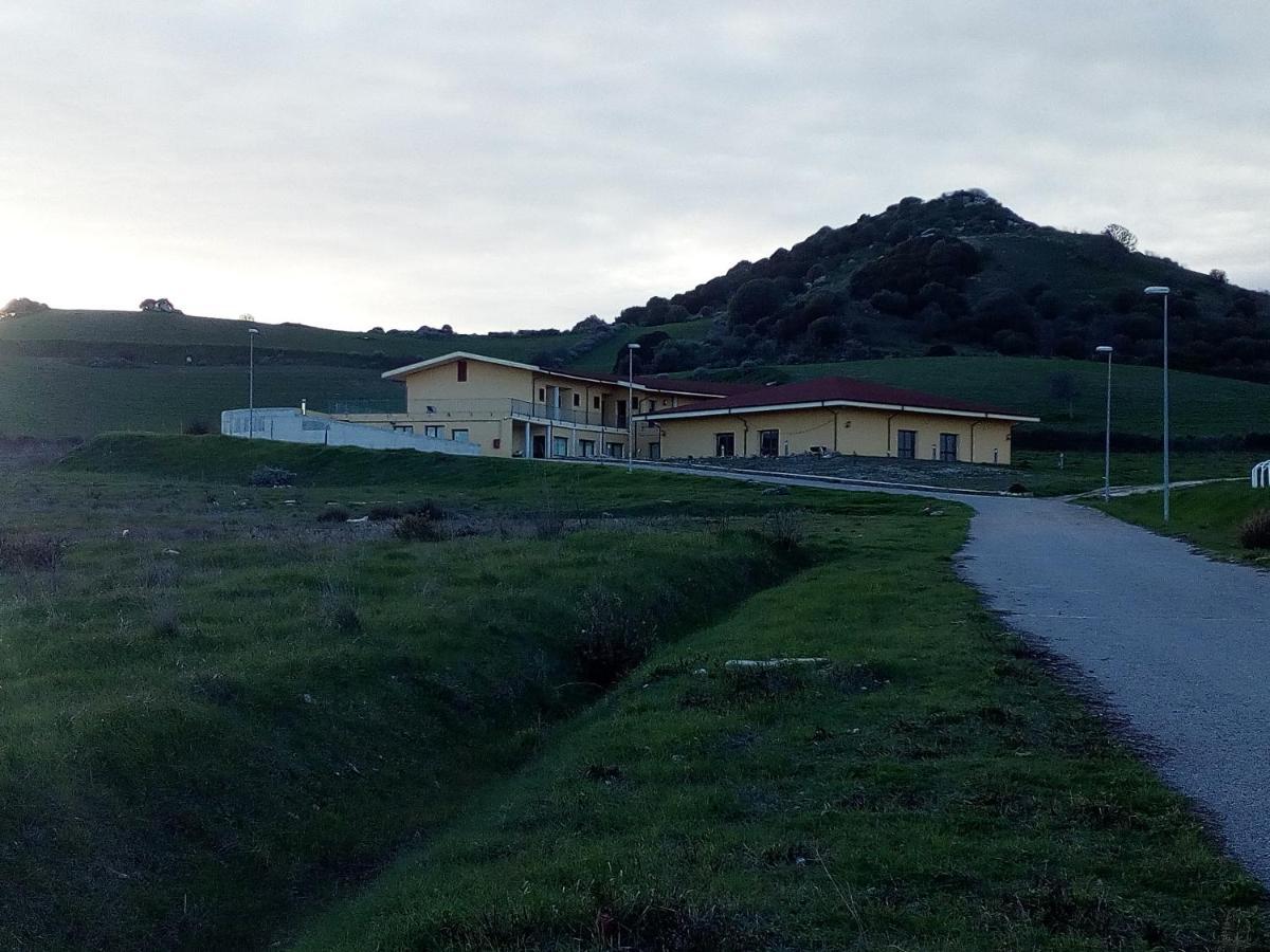 Hotel Bena E Traes Laerru Extérieur photo