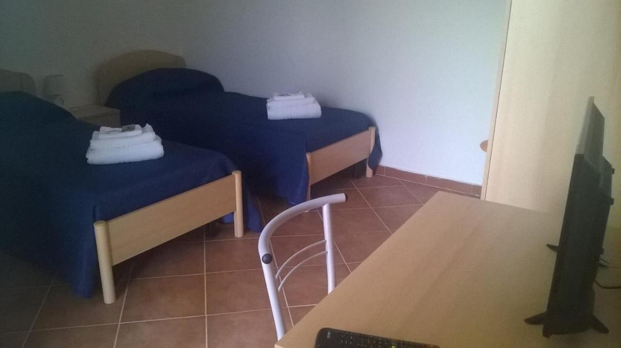 Hotel Bena E Traes Laerru Extérieur photo