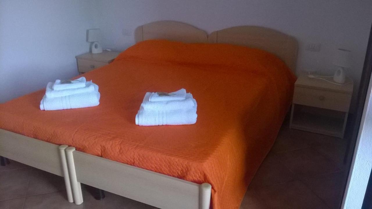 Hotel Bena E Traes Laerru Extérieur photo