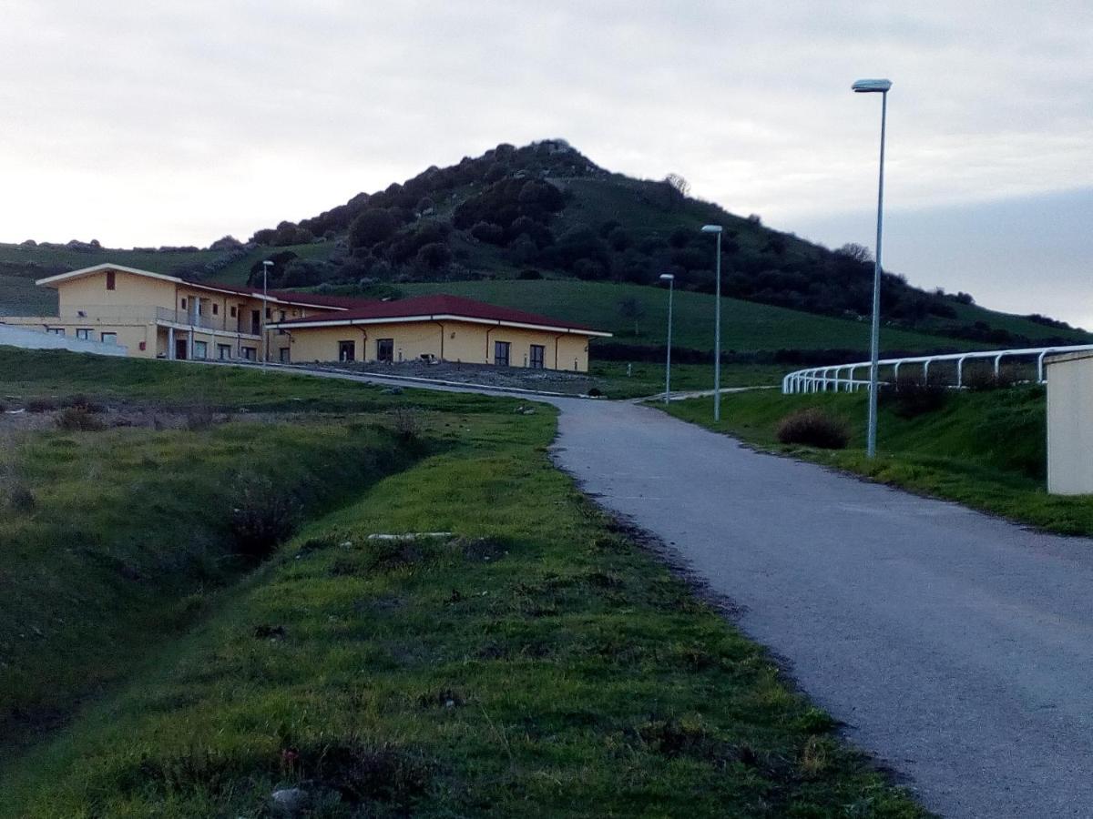 Hotel Bena E Traes Laerru Extérieur photo